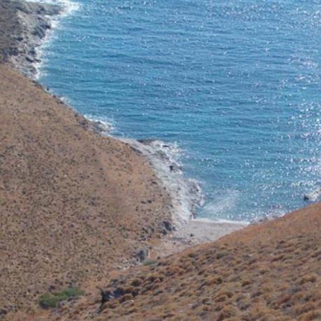 Παραλία Τρίβλακα· βρίσκεται στα δυτικά της Κύθνου, λίγο βορειότερα από τον οικισμό του Αγίου Δημητρίου, ΑΓΙΟΣ ΔΗΜΗΤΡΙΟΣ (Οικισμός) ΚΥΘΝΟΣ