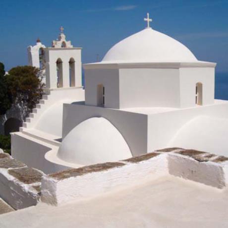 Μονή Ταξιαρχών, στο σκευοφυλάκιό της φυλάσσονται σημαντικά εκκλησιαστικά κειμήλια, ΜΟΝΗ ΤΑΞΙΑΡΧΩΝ (Μοναστήρι) ΣΕΡΙΦΟΣ