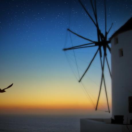 Ηλιοβασίλεμα στον ανεμόμυλο, ΟΙΑ (Χωριό) ΣΑΝΤΟΡΙΝΗ
