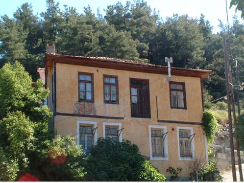 Eleftheroupoli - a mansion-house in the old town ELEFTHEROUPOLI (Small town) KAVALA