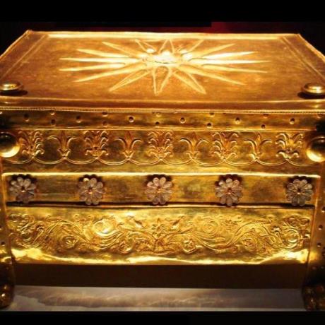The gold larnax that contained the charred bones of king Philip II, EGES (Ancient city) IMATHIA