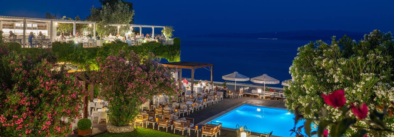 Pool Bar