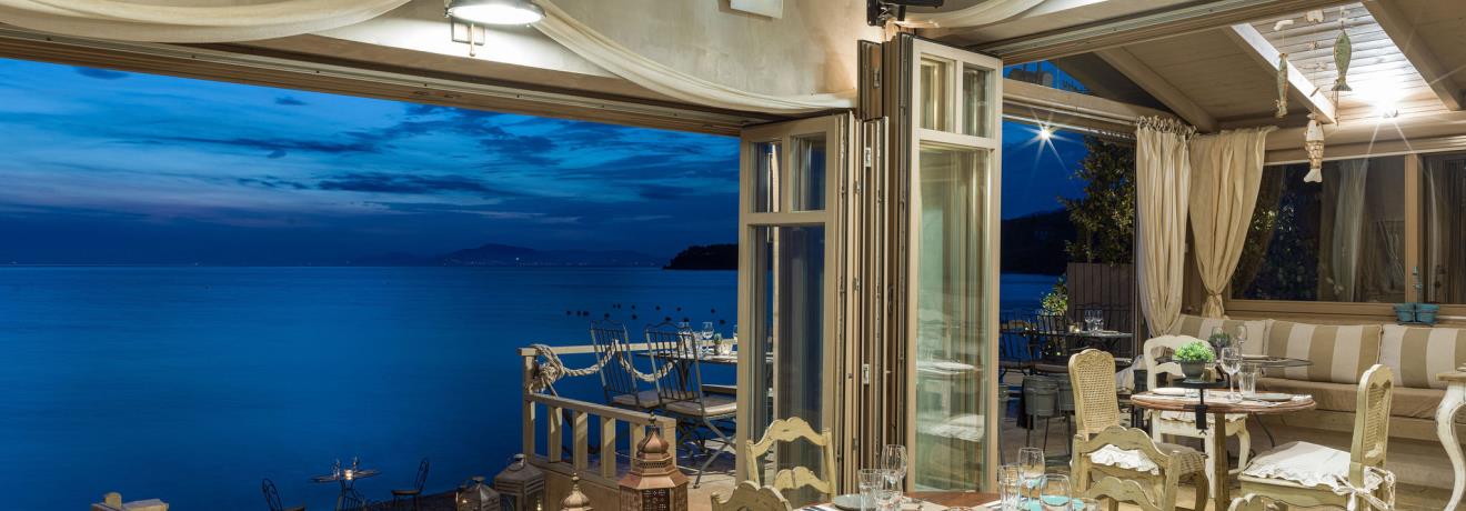Bar - Restaurant με θέα στη θάλασσα