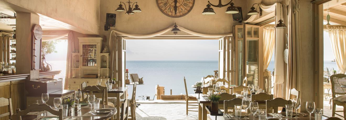 Εστιατόριο - Μπαρ με θέα στη θάλασσα