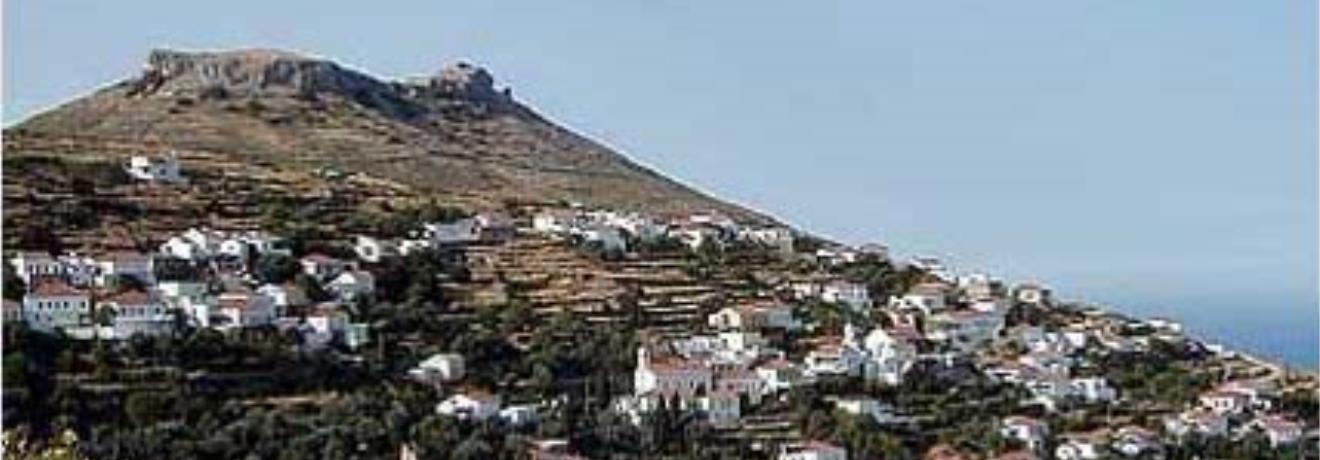 Aποψη του χωριού και του κάστρου της Φανερωμένης