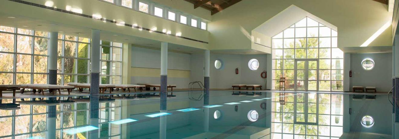 Neptune Spa - Indoor pool