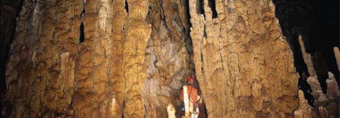 Σπήλαιο Αλιστράτης - το Σπήλαιο, μήκους 1200μ., εξερευνήθηκε αρχικά το 1959