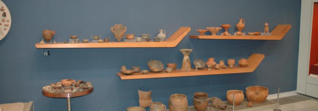 Bronze Age pottery (Archaeological  Museum of Karditsa)