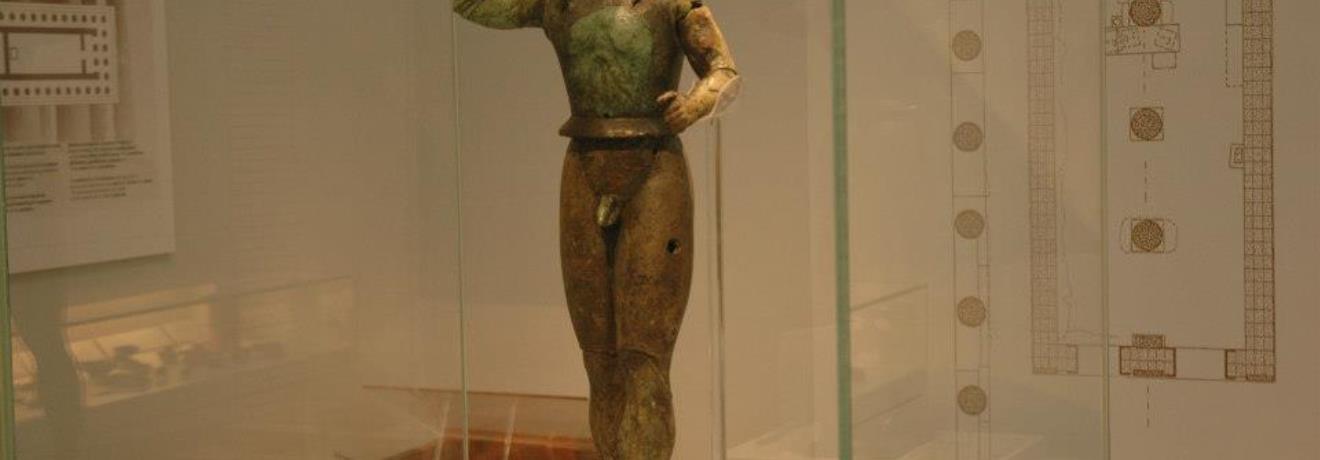 Χάλκινο λατρευτικό άγαλμα Απόλλωνα (Αρχαιολογικό Μουσείο Καρδίτσας)