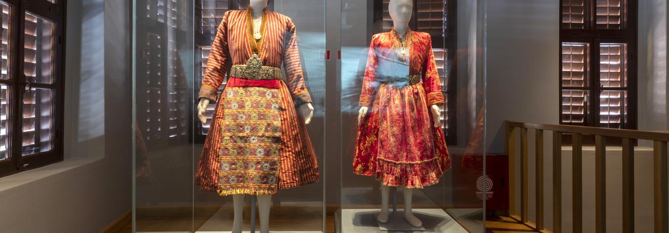 View of the permanent exhibition “Costumes of Soufl”.